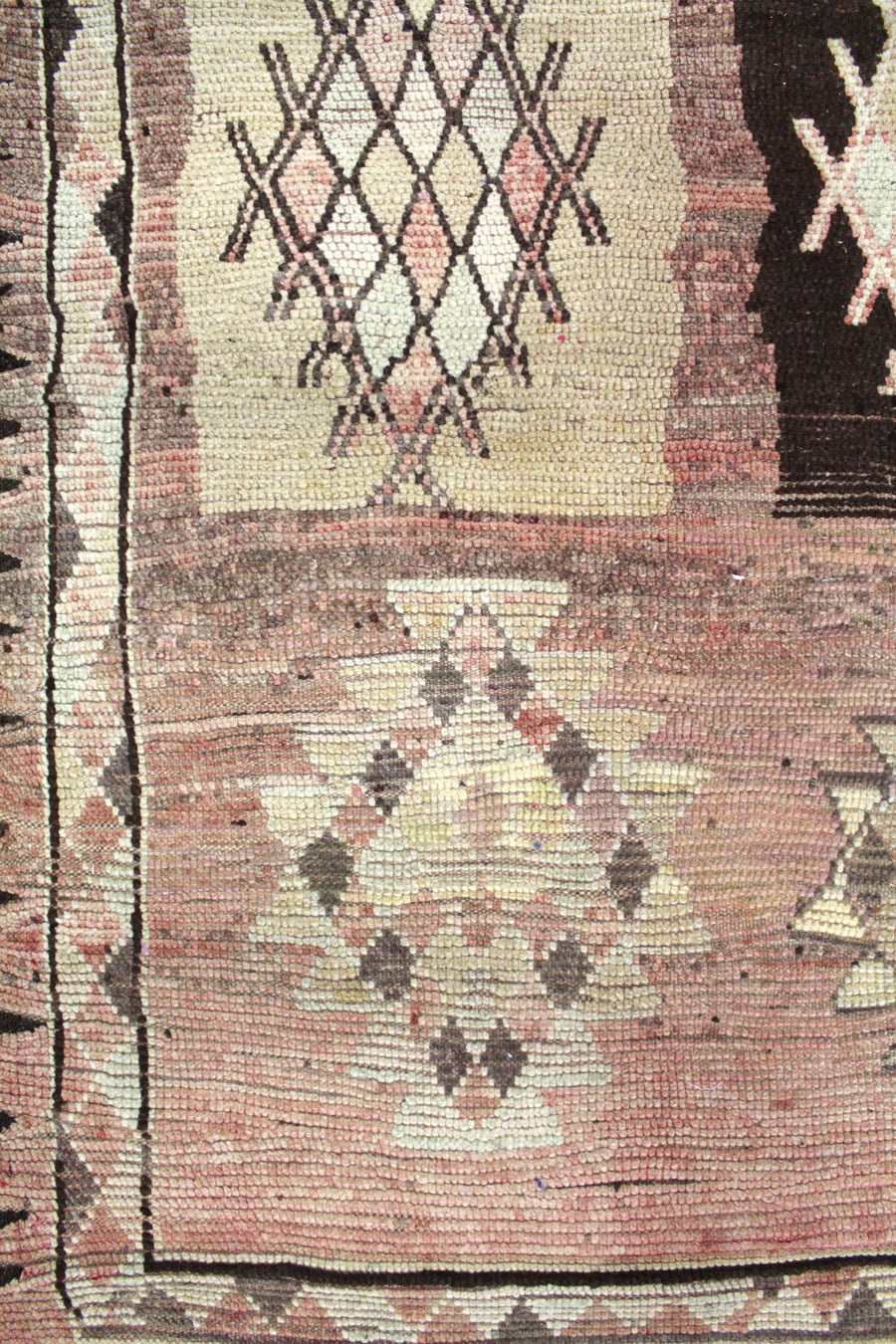 MOROCCAN HANDKNOTTED RUG, 61917