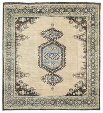 VECCE HANDKNOTTED RUG, J58599